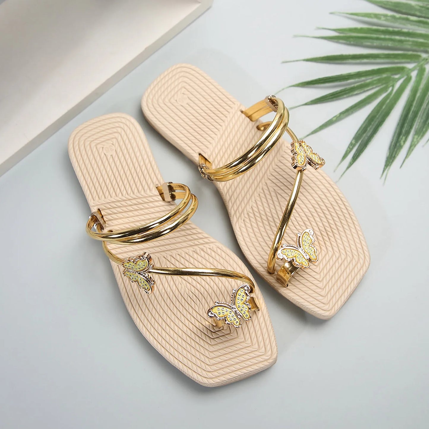 Fashionable Butterfly Pinch Toe Sandal