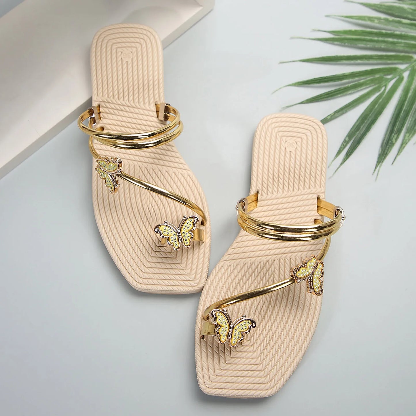 Fashionable Butterfly Pinch Toe Sandal